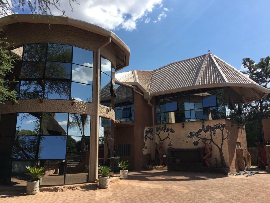 African Home Hotel Габороне Екстер'єр фото