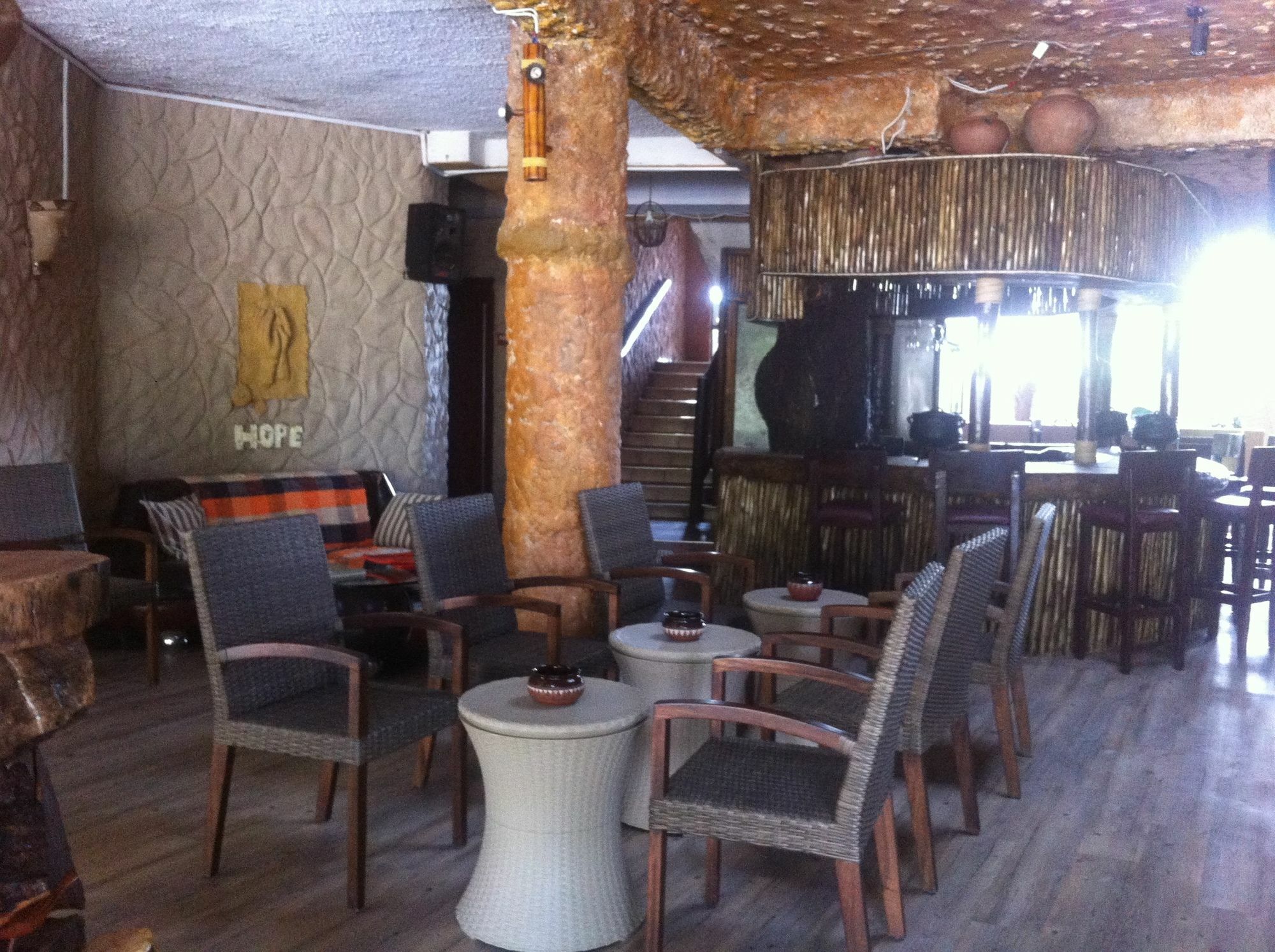 African Home Hotel Габороне Екстер'єр фото