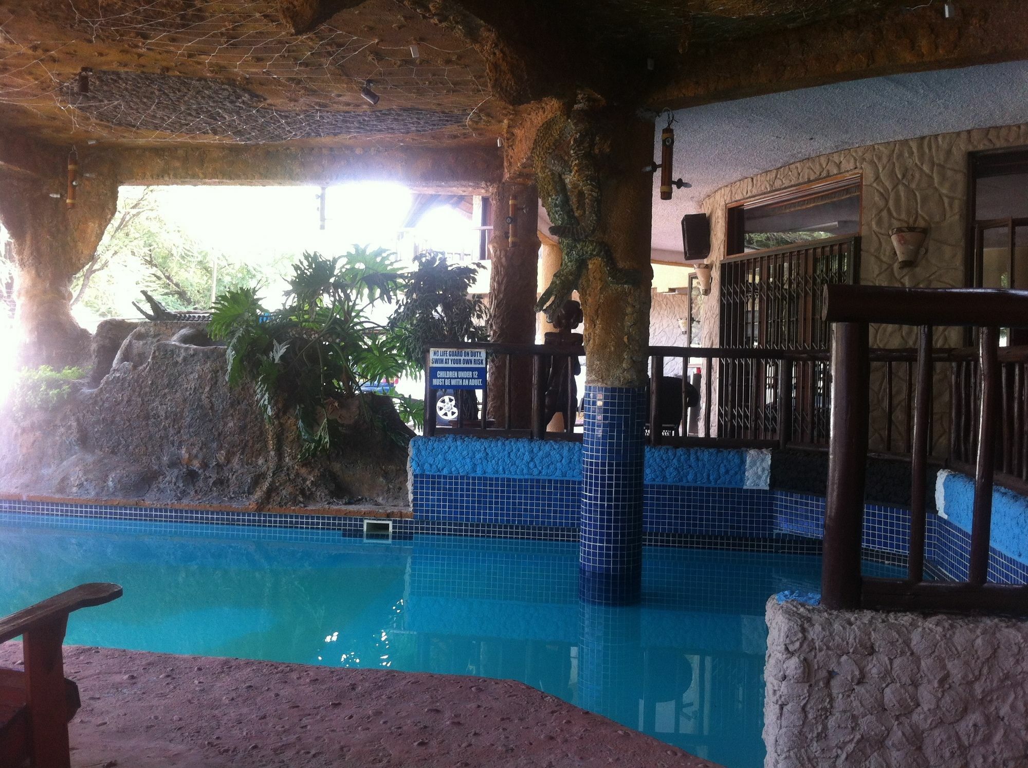 African Home Hotel Габороне Екстер'єр фото